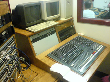 Soundmix studio - geluidsstudio - mengpaneel - Universidad Europea de Madrid