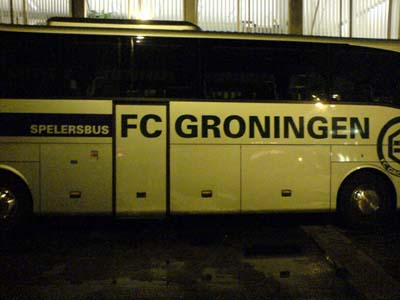 Spelersbus FC Groningen in Antwerpen