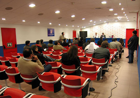Press conference press room Atletico Madrid persconferentie perszaal